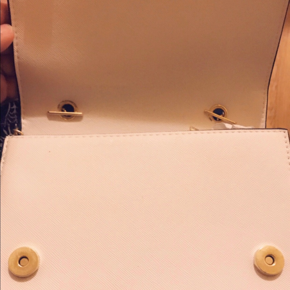 Purse - Picture 2 of 5
